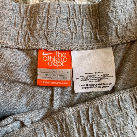 (SOLD) Nike Ombré Shorts - Picture 3 of 4